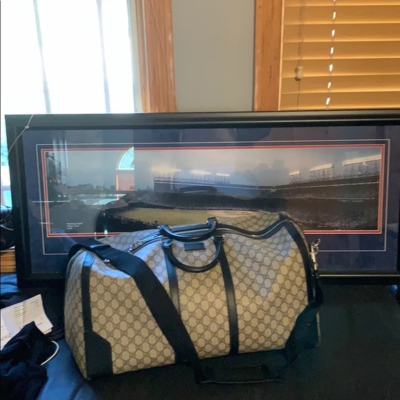 Large Gucci duffel bag with classic Double Gs - Picture 4 of 6